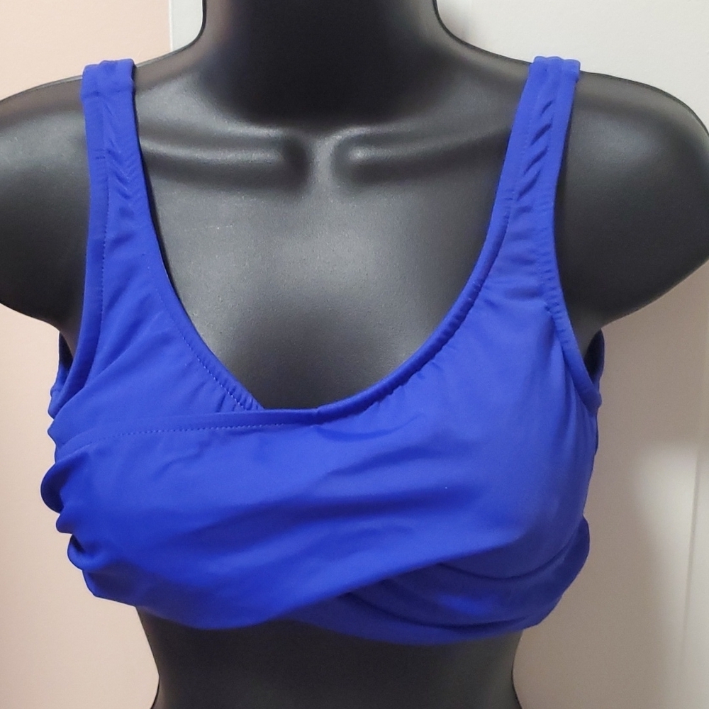VENUS Ruched Criss Cross Bikini - Picture 2 of 16